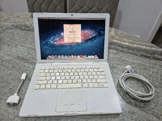 Notebook - MacBook White 13 - A1181 - 2008 - Notebooks - Fundação