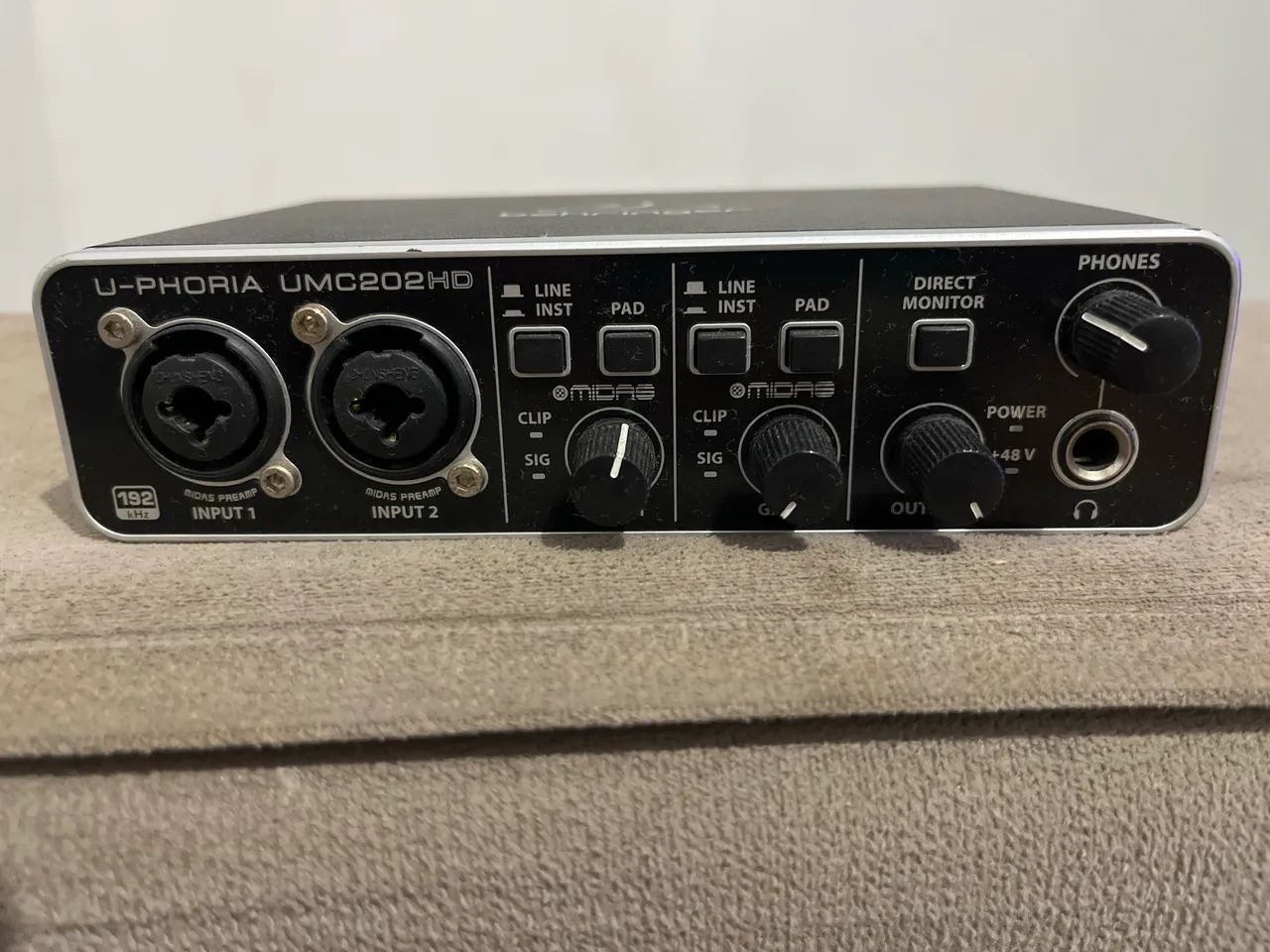Vendo placa de áudio UMC202HD behringer