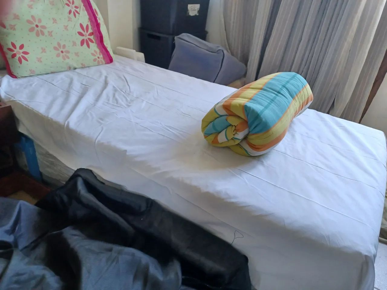 Cama Box de solteiro, usada, excelente qualidade  - Foto 4