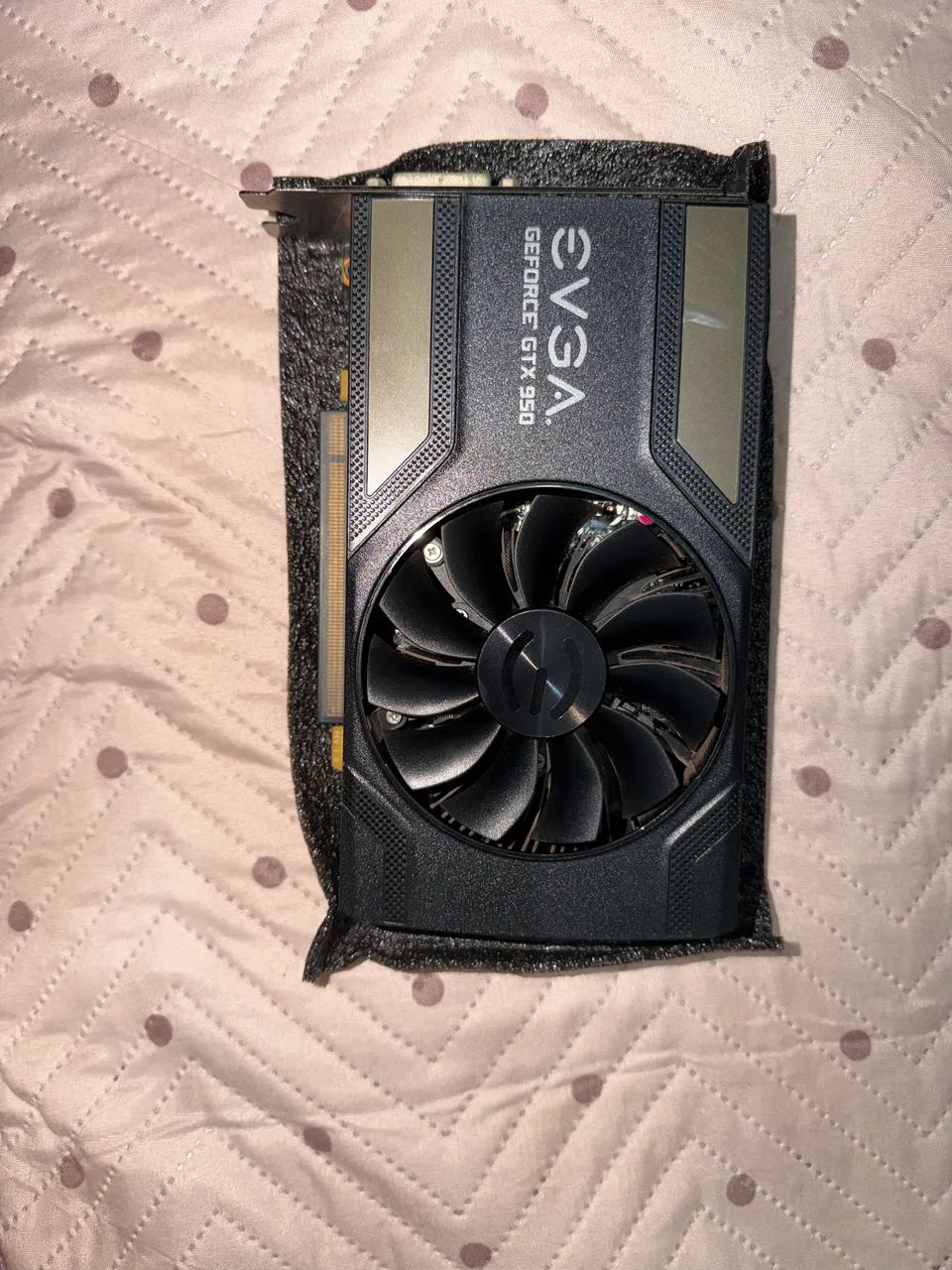 GTX 950 4gb usada!