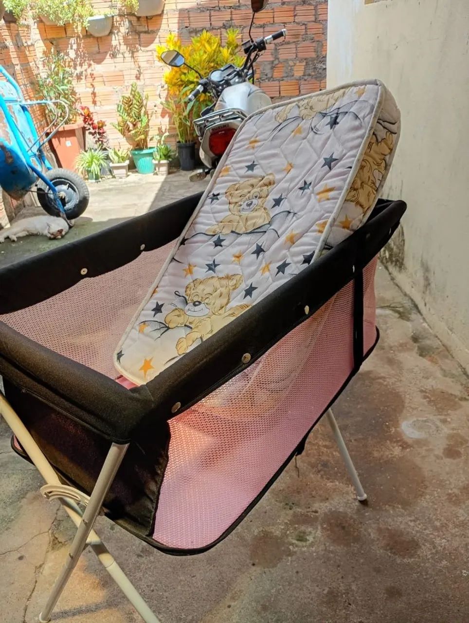 Bercinho cama e mosquiteiro em perfeito estado - Foto 3