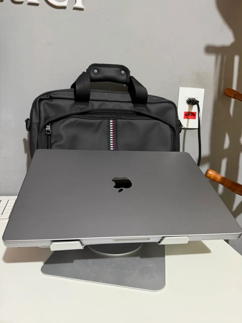 MacBook Pro 16インチ i9 16GBとMagic Mouse 2 MacBook Pro 16 M1 Max 32GB 1TB + Magic Mouse Lacrado + Mala Tommy