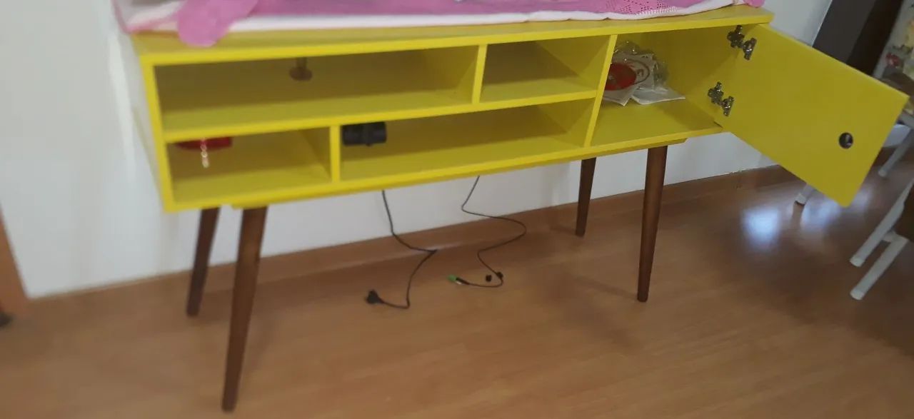 Vendo esse rack poucas vezes usada bem conservado suporta uma TV d 55 polegadas  - Foto 2