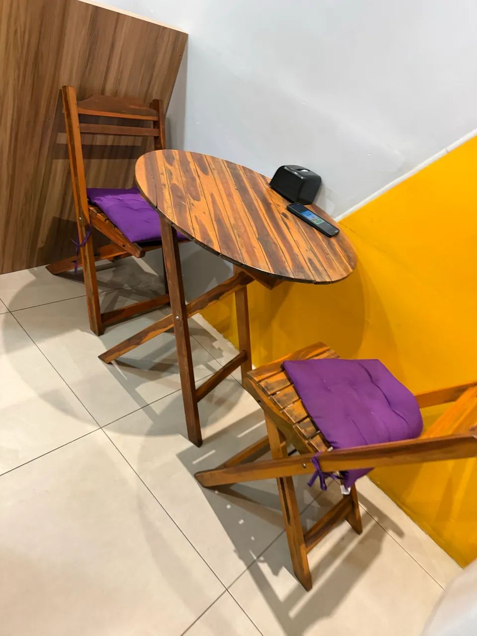 Conjunto de cadeiras em madeira com 4 cadeiras 