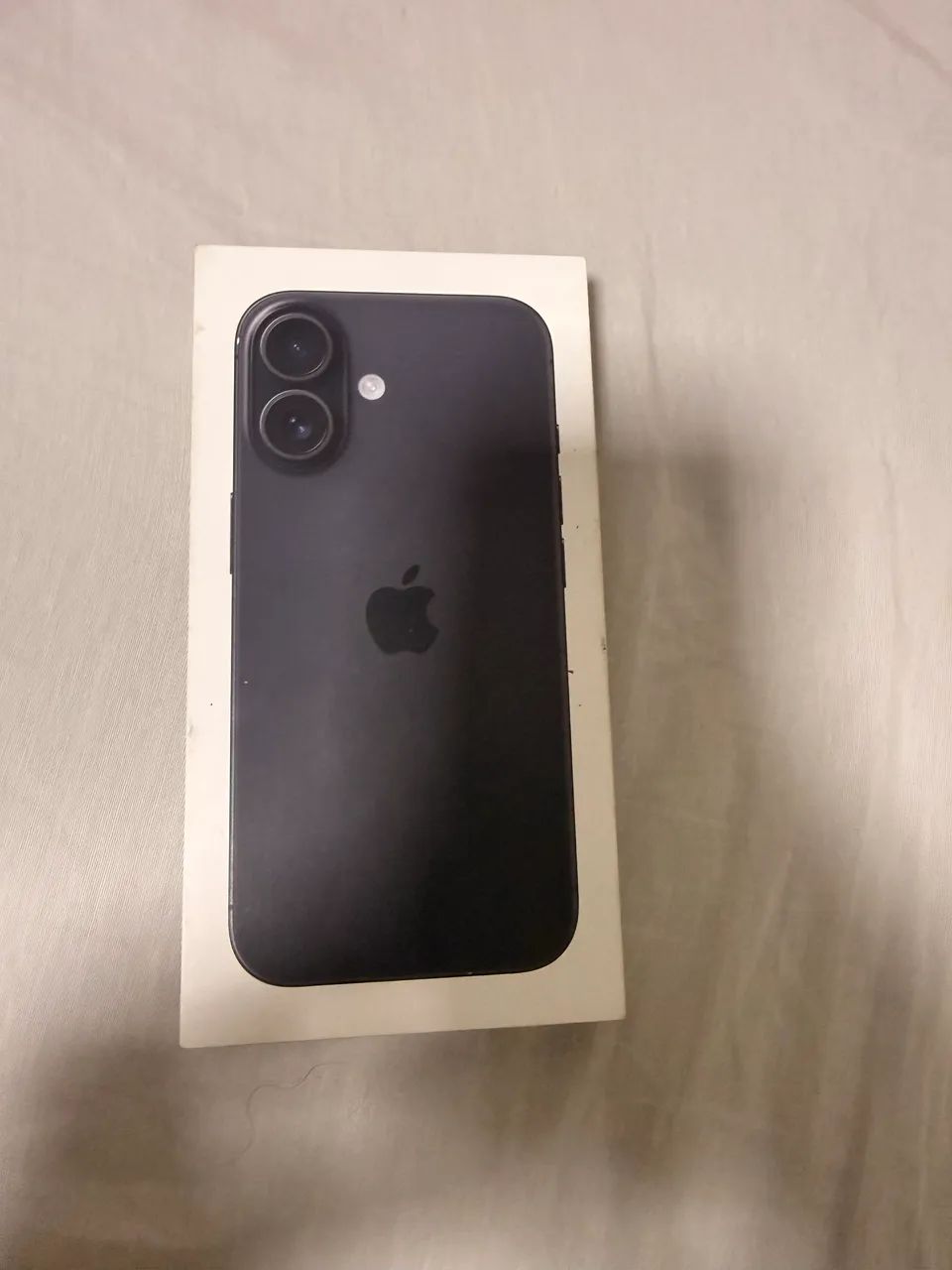 Caixa iPhone 16
