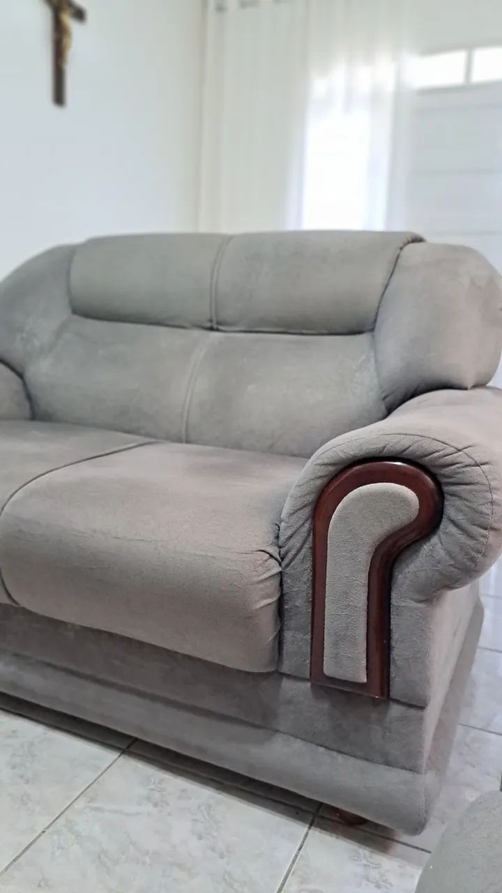 Conjunto de Sofás 2 e 3 Lugares, cor cinza, em ótimo rstado - Foto 3