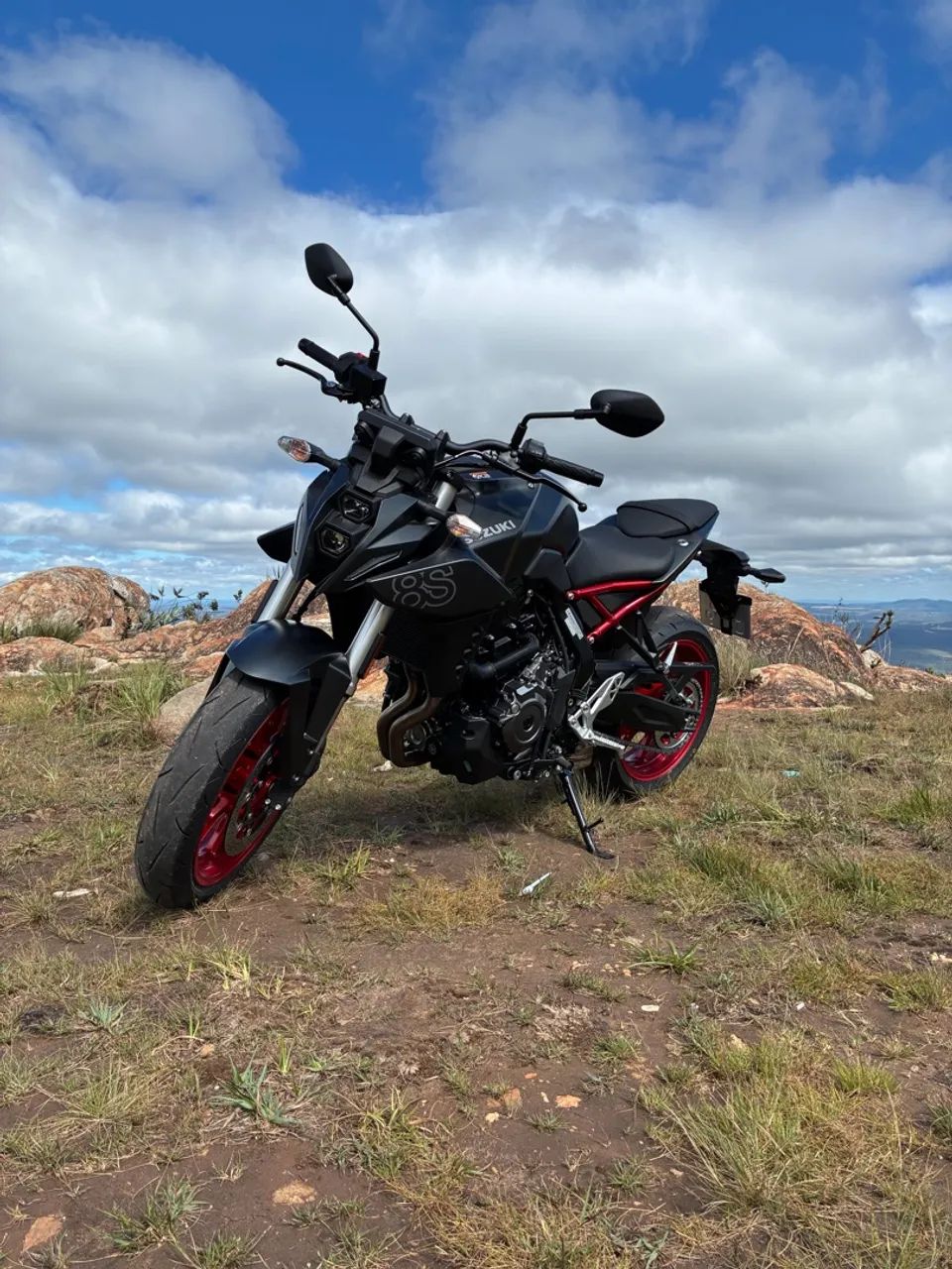 SUZUKI GSX 8S  - Foto 3