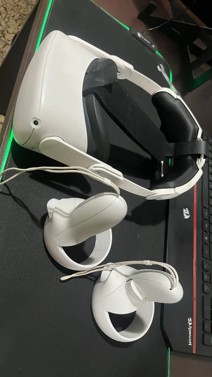 Oculus Meta Quest 2 - Periféricos e Acessórios de Computador