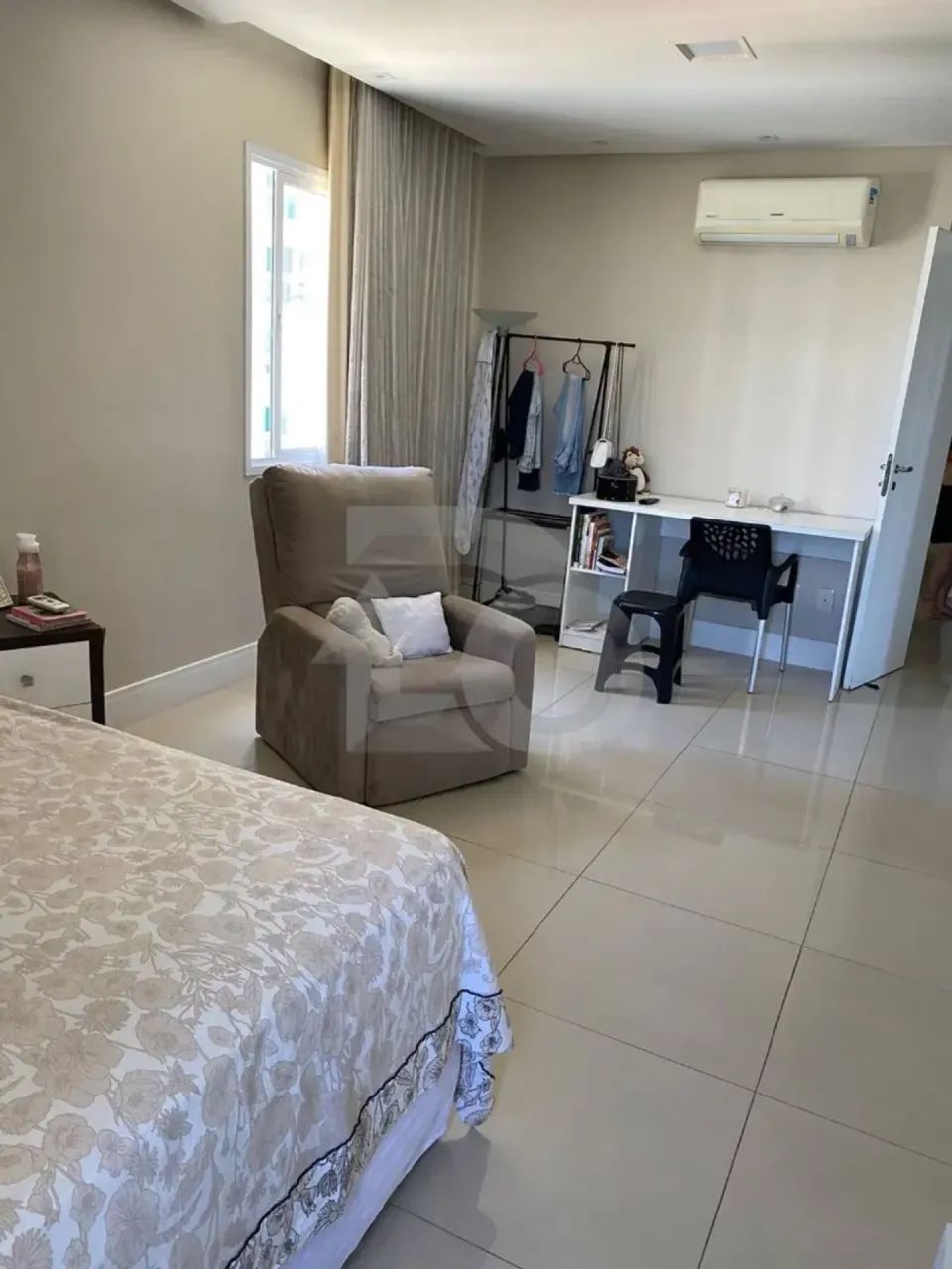 Clube do Parque: Apartamento Amplo com 3 Suítes e 2 Vagas de Garagem