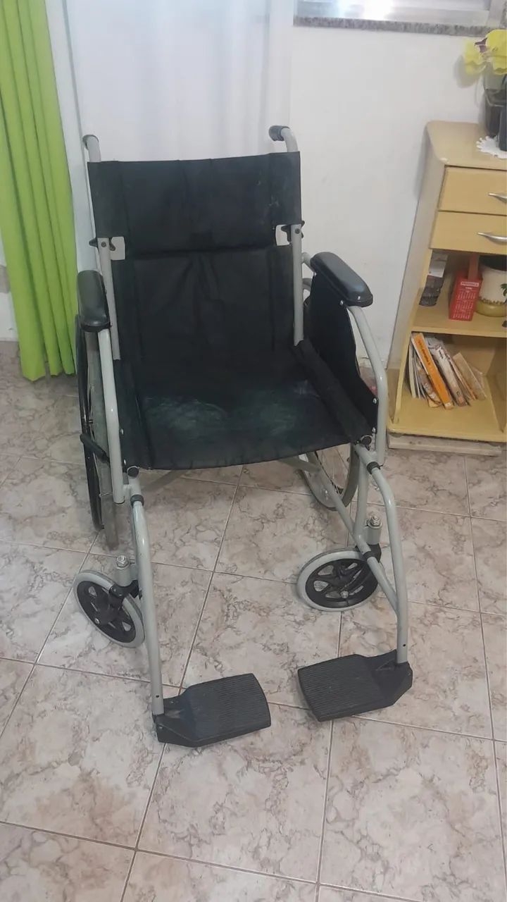 Cadeira de rodas dobrável  - Foto 2