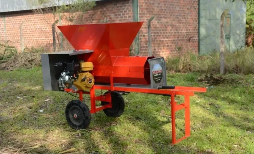 Compactadora e ensacadora de silagem