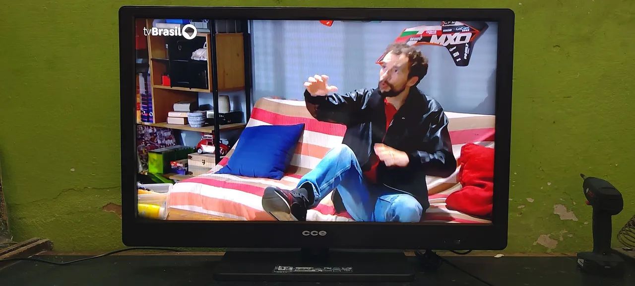 Tv led cce 32 polegadas  - Foto 3