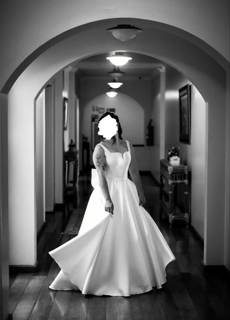 Vestido de Noiva Sob Medida - Uso Único | Impecável - Foto 3