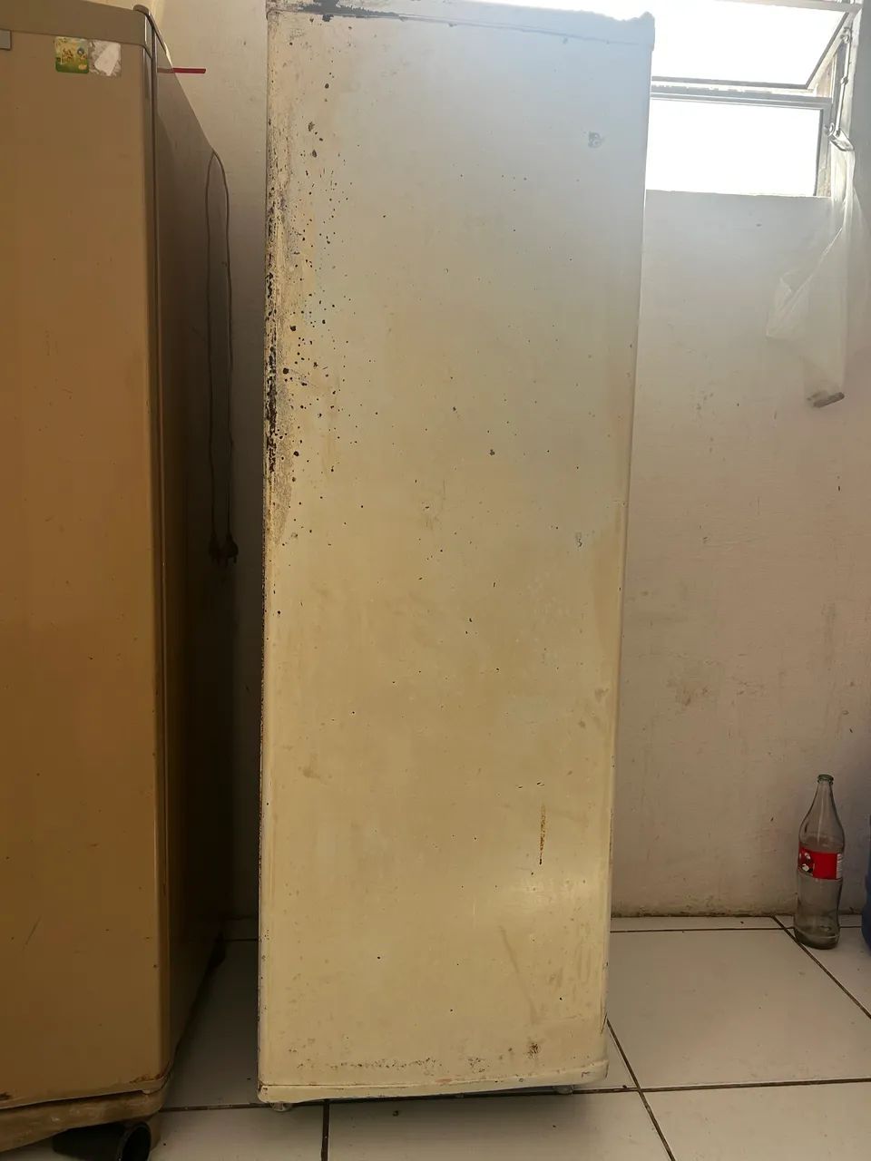 VENDO ESTÁ GELADEIRA FUNCIONANDO PERFEITAMENTE! - Foto 3