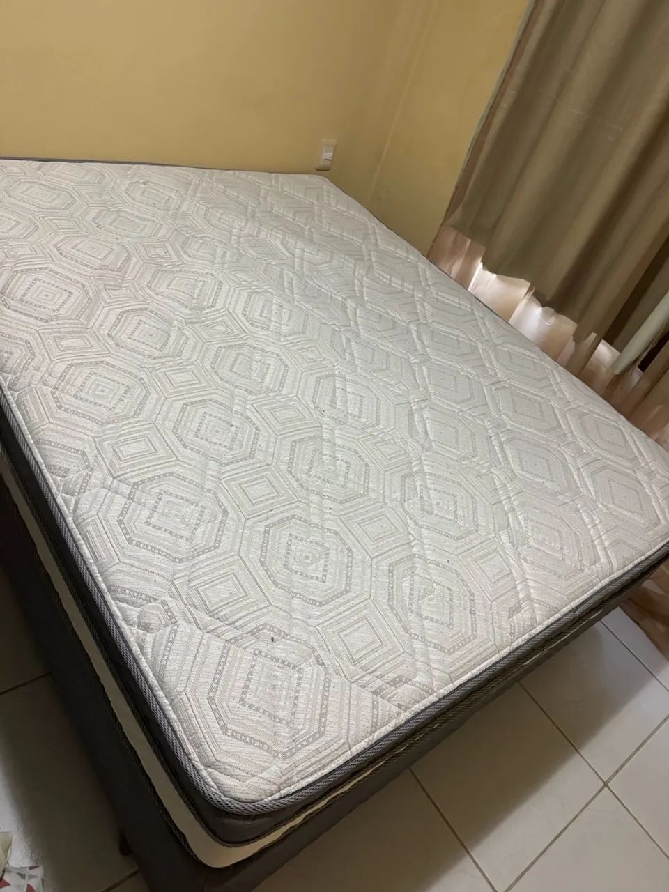 Cama queem casal