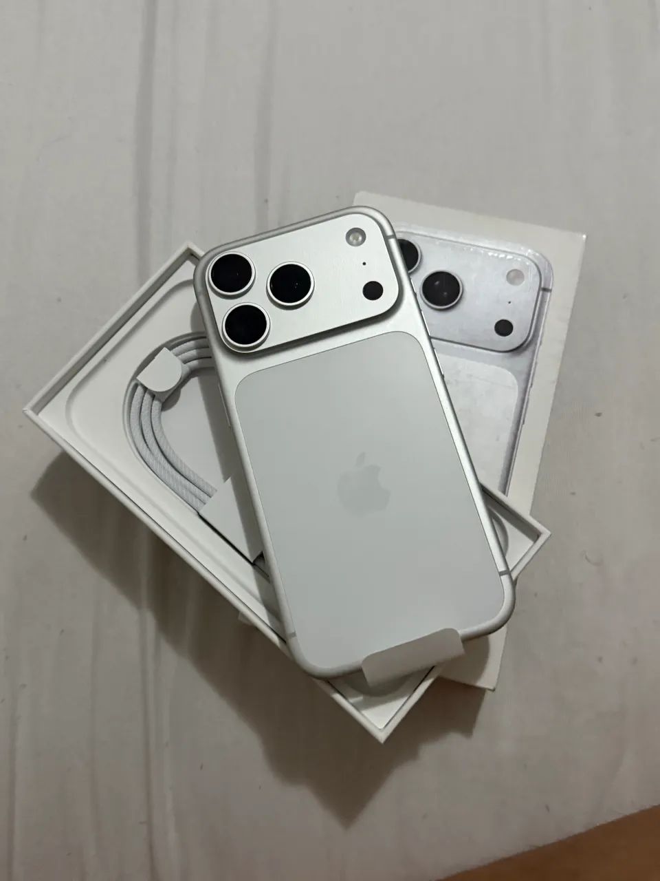 iphone 17 pro 256GB novo