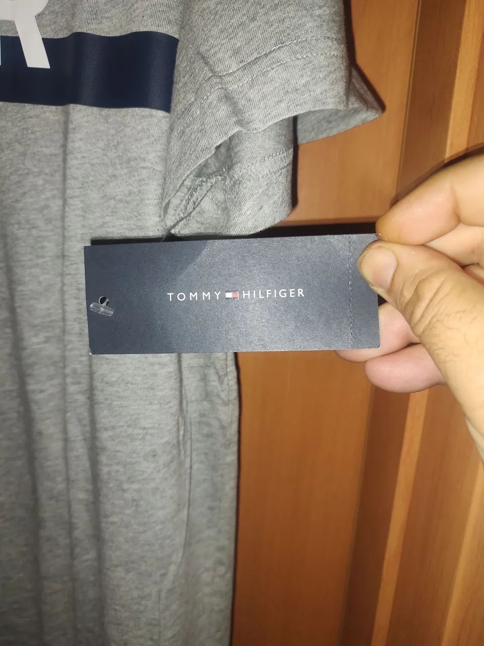 Camiseta Tommy Hilfiger - Foto 2