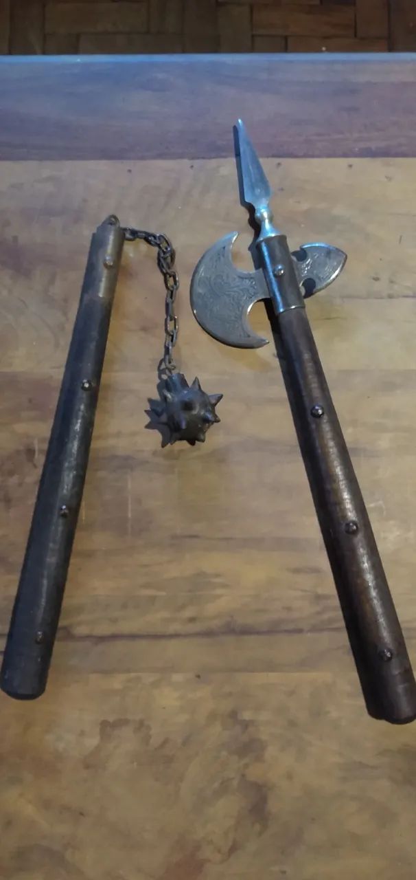 Peças medieval decorativas Alabarda / Mangual e Mayça)