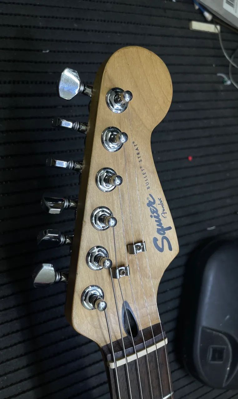 Guitarra Squier com upgrades (leia o anúncio) - Foto 2