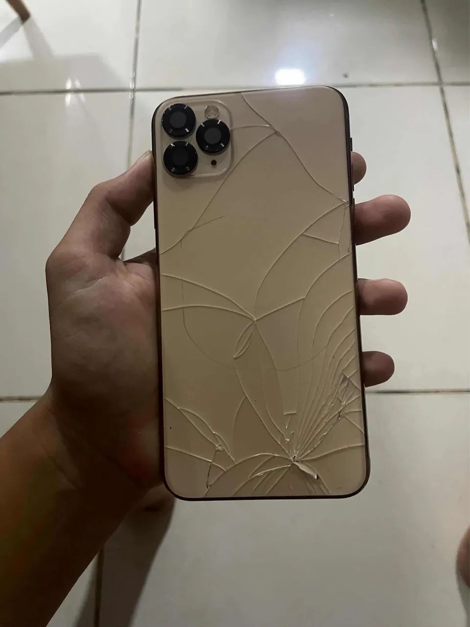 iPhone 11 Pro Max botão de aumentar e baixa não está pegando!  - Foto 2
