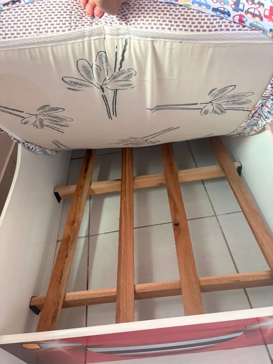 Cama carro mcqueem
