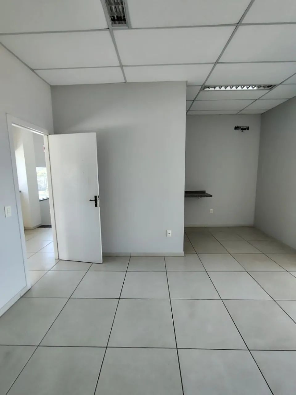 ALUGO  Sala  Centro Comercial em Ingleses do Rio Vermelho - Foto 2