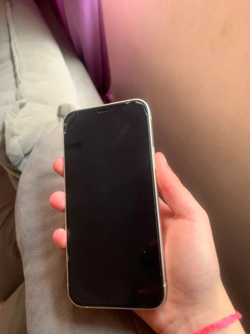 vende se iphone 12 em perfeito estado conservado  - Foto 3