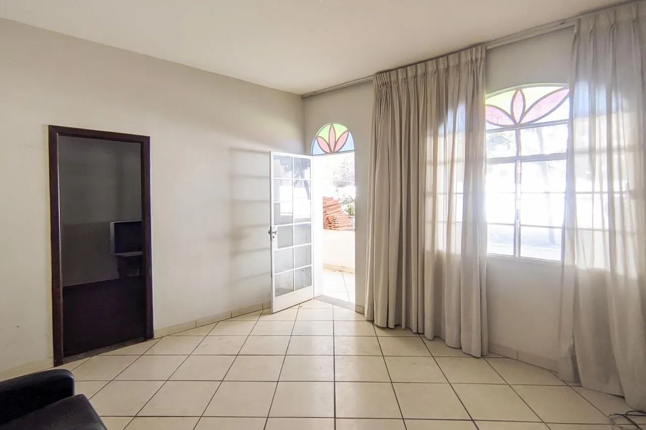 Casa à Venda - Santa Inês, 4 Quartos, 360 m2