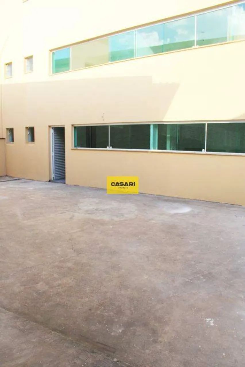 Exelente Salão Comercial Rudge Ramos a 200 metros da matriz com 4190 area util com 4 salas - Foto 4
