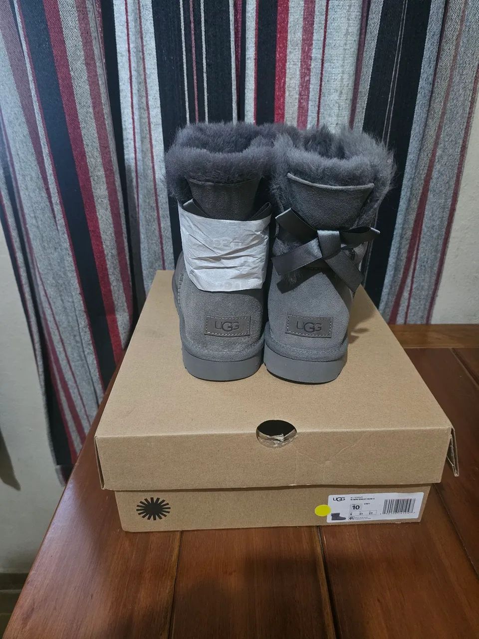 Bota ugg bailey Bow II Cinza original  - Foto 4
