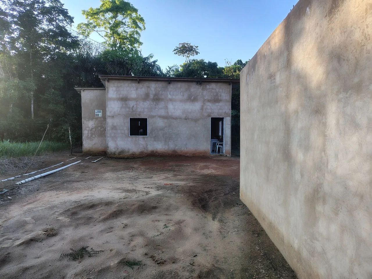 Casa + ponto comercial no Benfica 