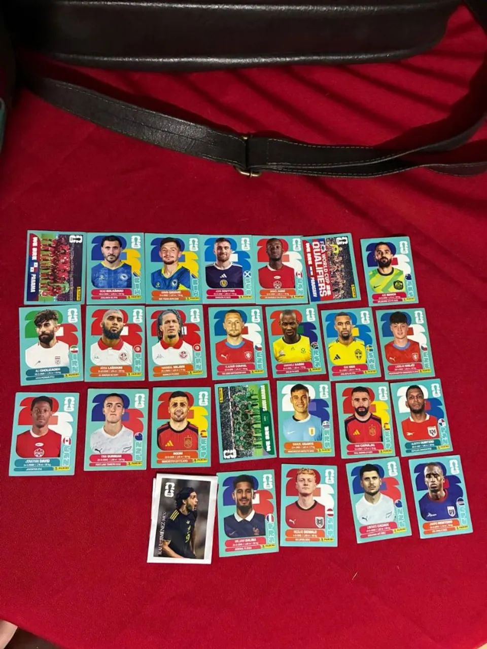 Troca e venda de figurinhas lendarias e normais