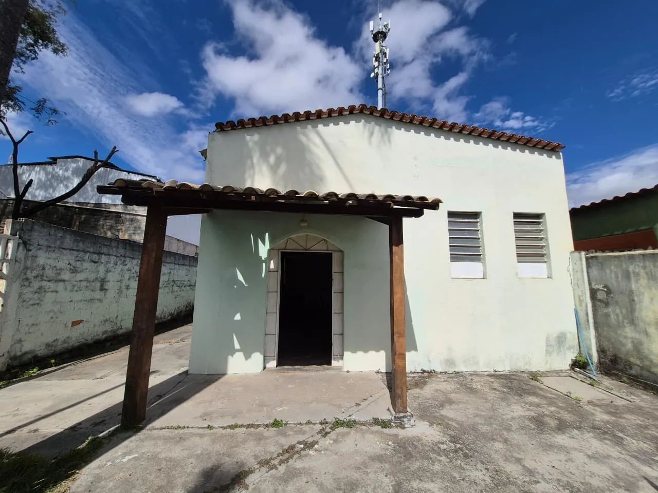 Sala Comercial para Venda em Vespasiano, Caieiras, 2 banheiros