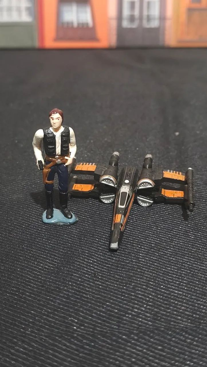 Kit Star Wars com Han Solo e X Wing