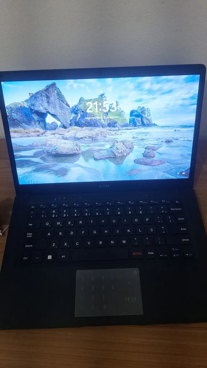Notebook ultra Semi-novo 