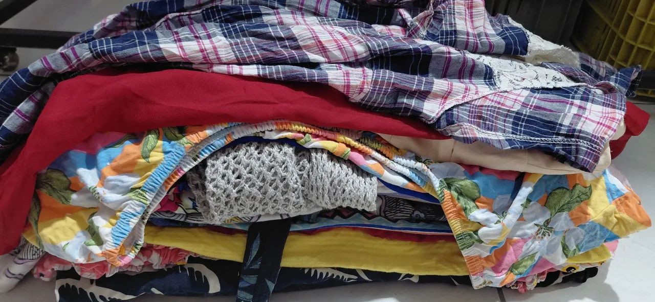 Vendo lote de roupa pra bazar valor de 1.00 a peça 