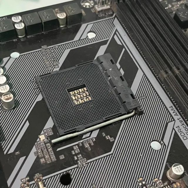 Placa-mãe Gigabyte B450 AORUS M (OEM) - Socket AM4 - Testada e Funcionando - Foto 3