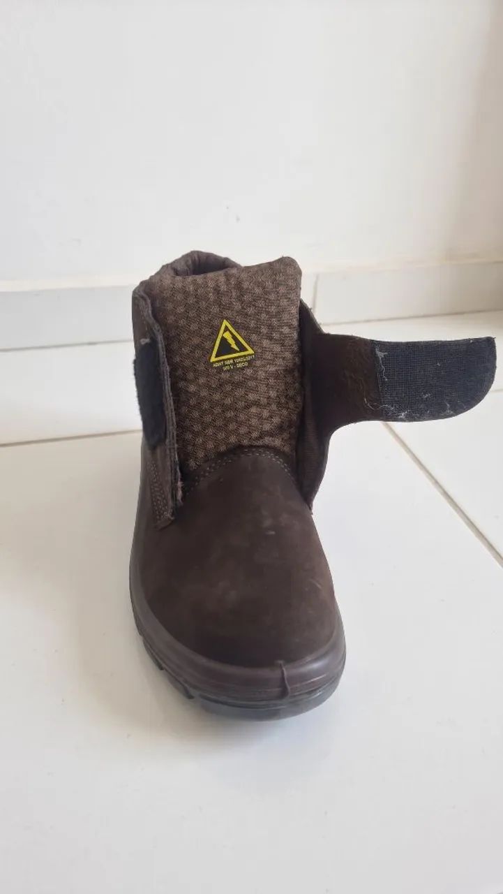 Bota Nobuck marrom com velcro - Foto 2