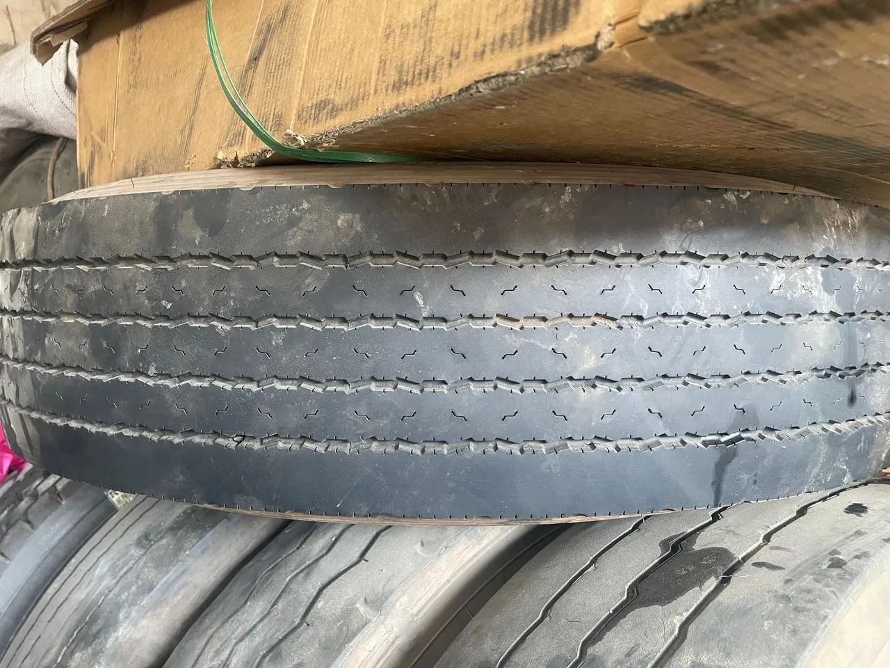 Pneus, coroa e pião  - Foto 3