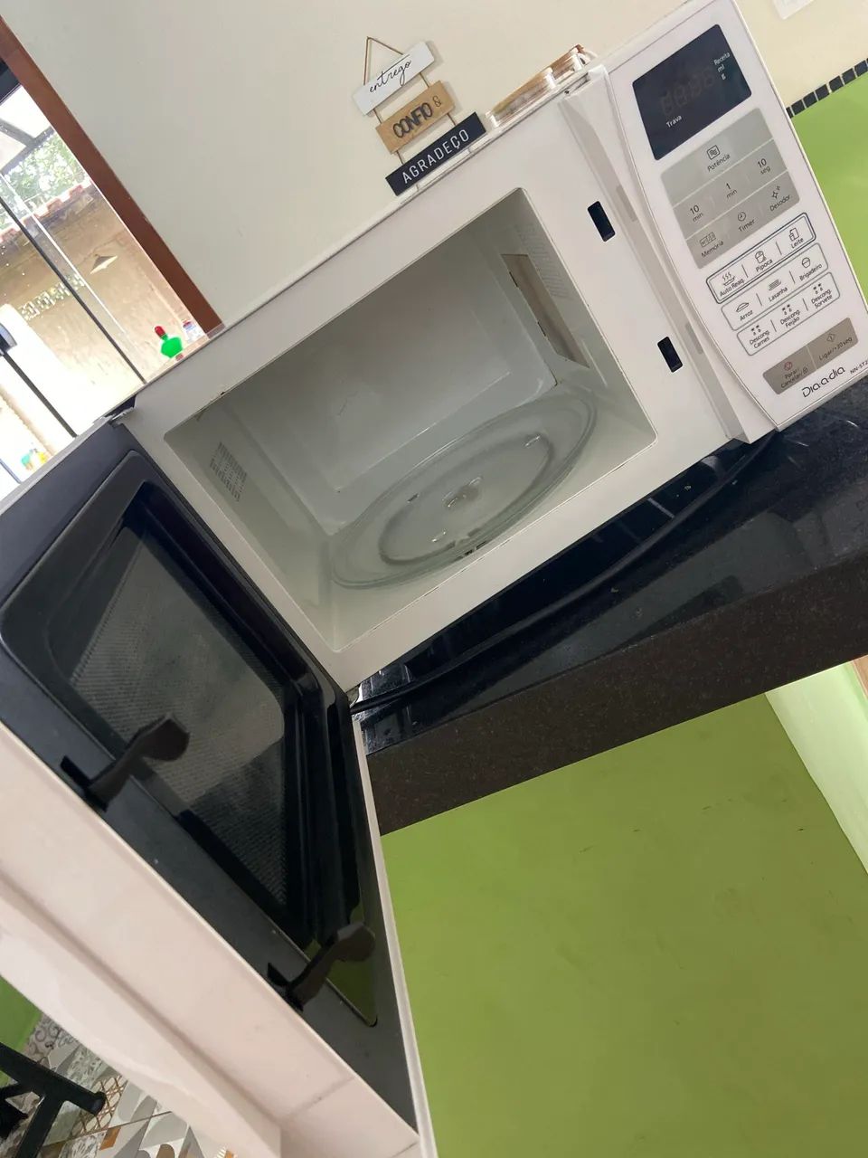 Vendo microondas Panasonic 127 watts  - Foto 4