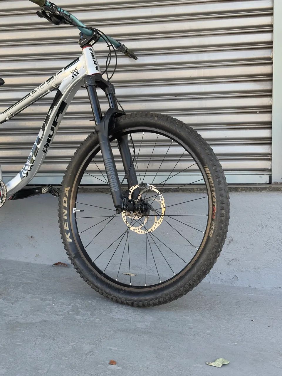 VENDE-SE Hupi Naja ano 2019 conservada com roda aro 29 - Foto 2