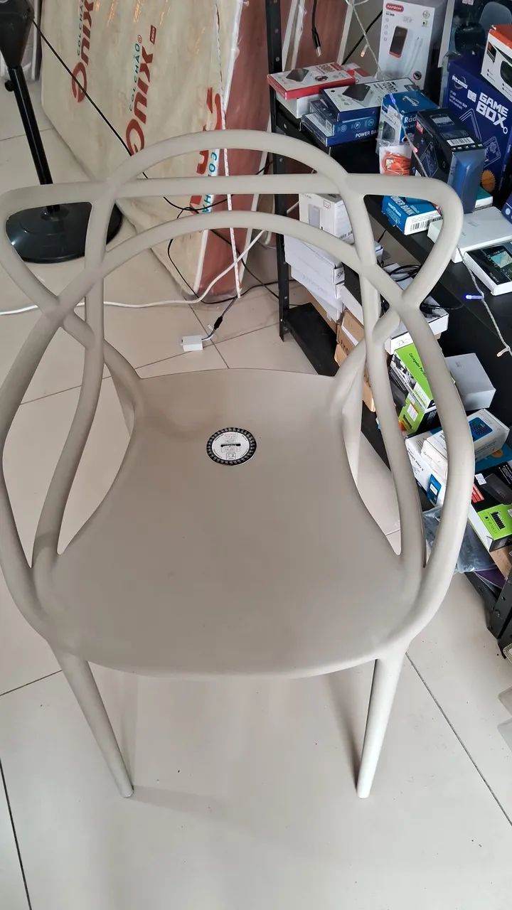 Cadeira de plástico estilo Designer