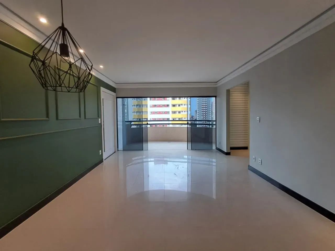 VENDO APTO EXCLUSIVO COM 03 SUITES , NASCENTE E SUPER VENTILADO - Foto 2