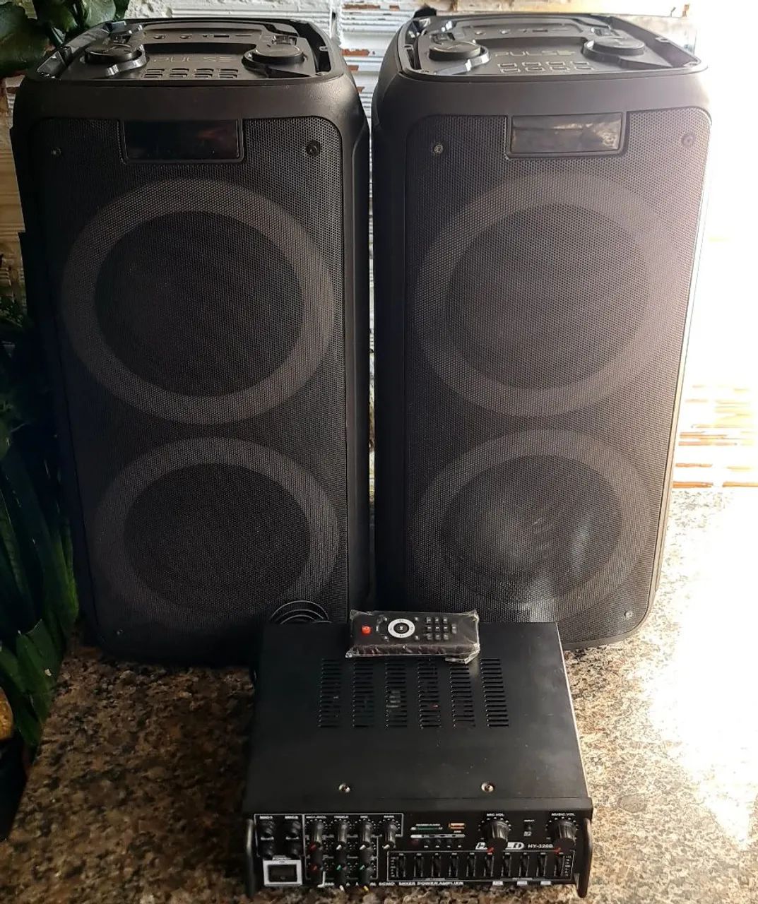 Caixa de som e amplificador 