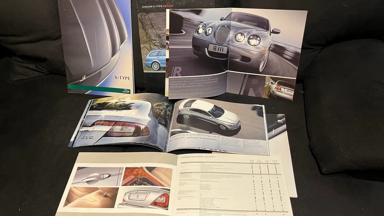 Lote de Catálogos da Jaguar