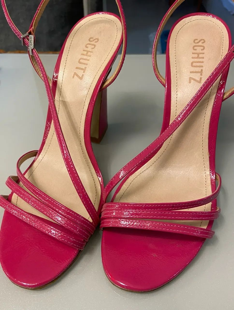 Sandália e Scarpin Schultz num 37 - Foto 3