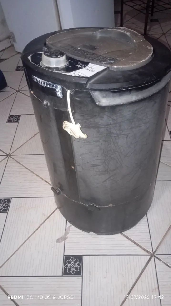 Vende-se centrífuga de 15 quilos funcionando perfeitamente marca Miller  - Foto 3