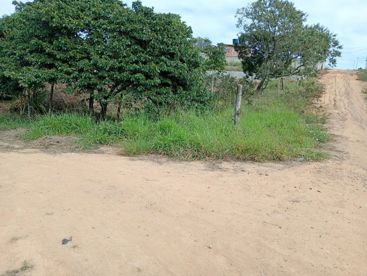Vende-se Terreno 