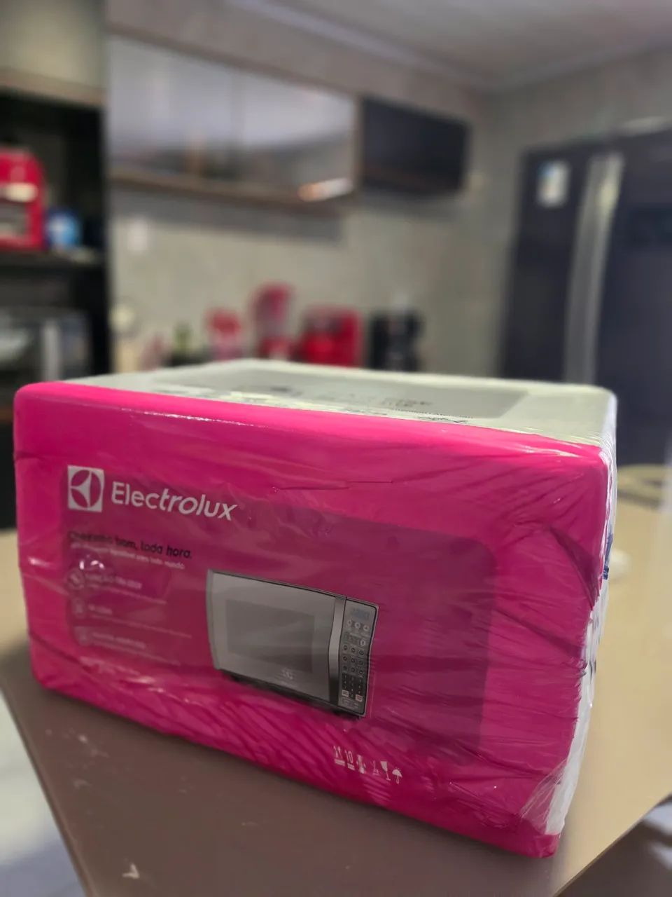 Micro-ondas Eletrolux 20L, inox, Espelhado com função tira odor