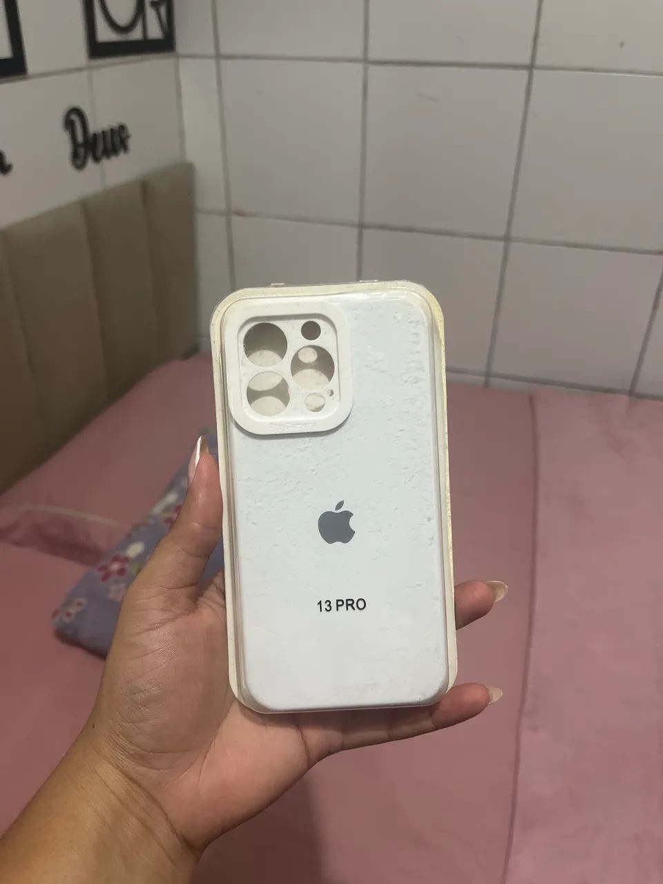 Capa protetora aveludada iPhone 13 Pro